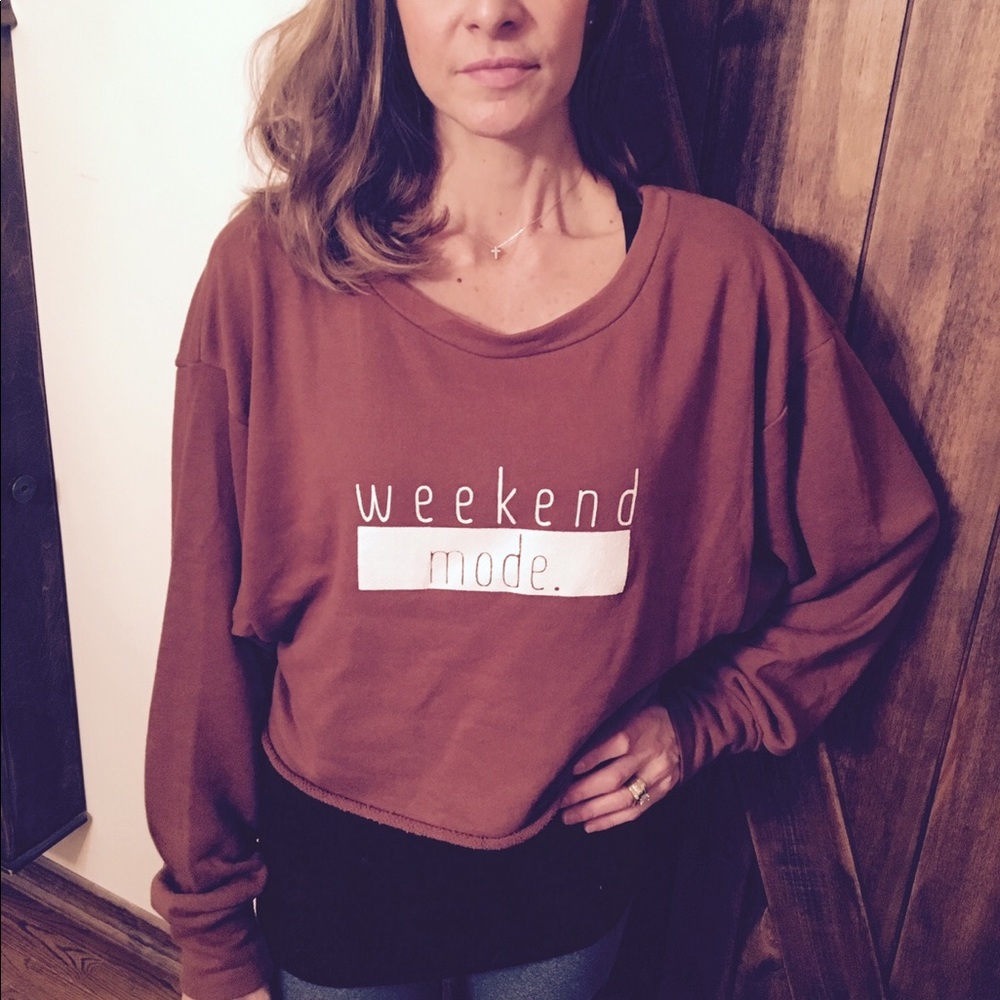 ⭐️CLOSEOUT⭐️Weekend Mode Crop Graphic Sweatshirt